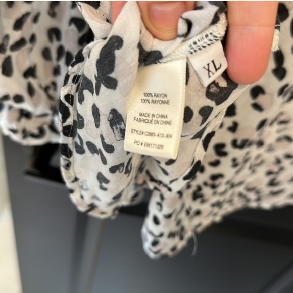 Cloth & Stone Leopard Print Button Down Top, XL - Picture 4 of 7